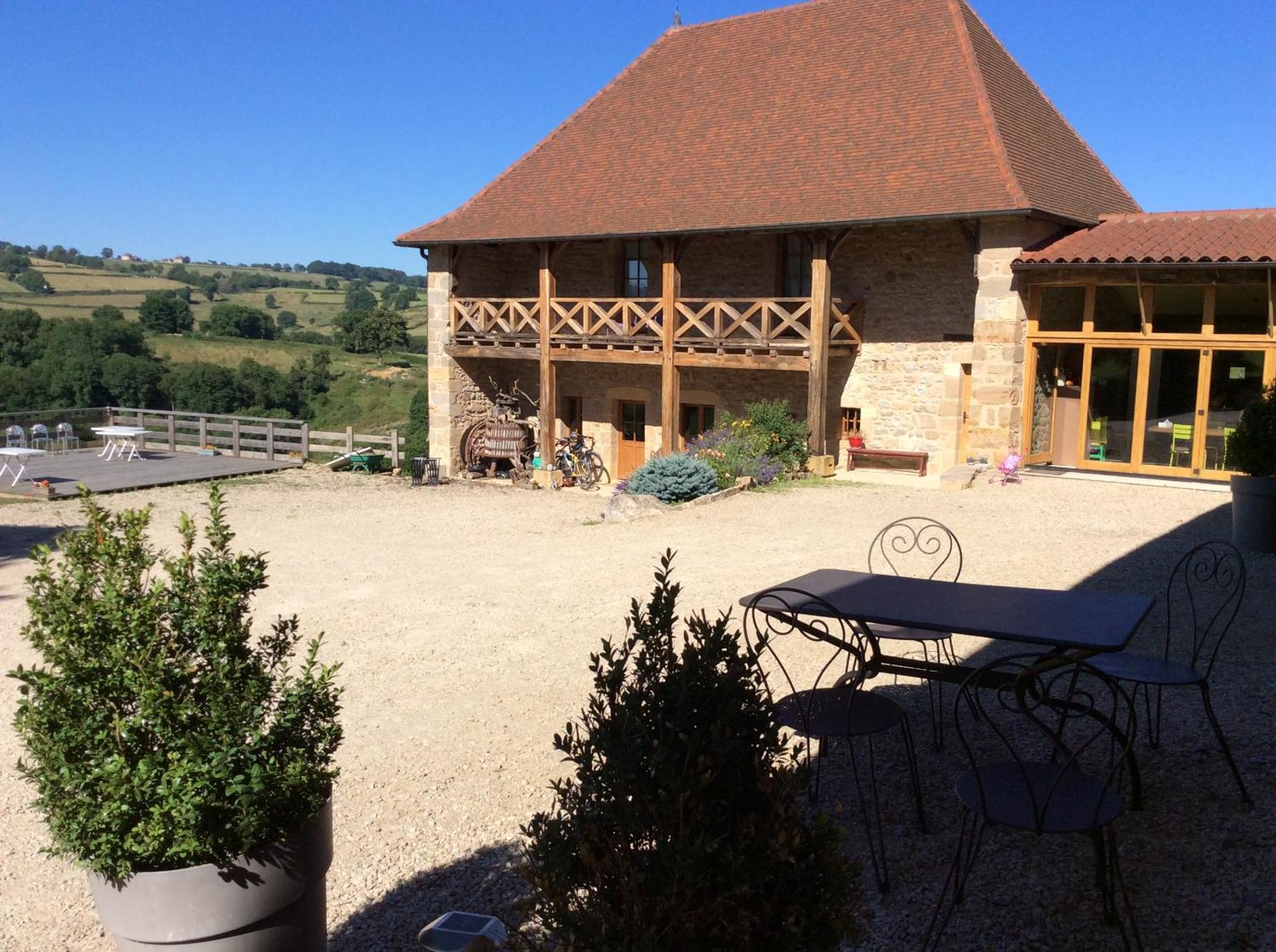 Domaine De Noyer Bed & Breakfast Saint-Christophe-en-Brionnais Exterior photo